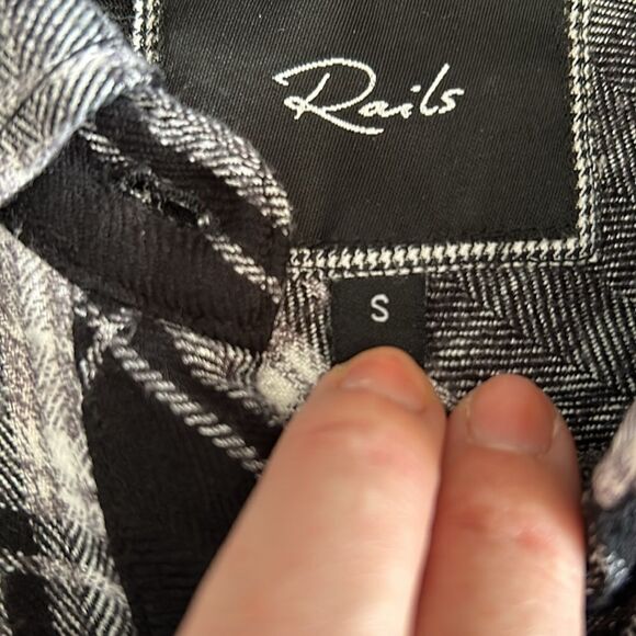 RAILS BLACK AND WHITE CHECKERED PLAID SUPER SOFT BUTTON DOWN SHIRT SIZE SMALL - Picture 4 of 7